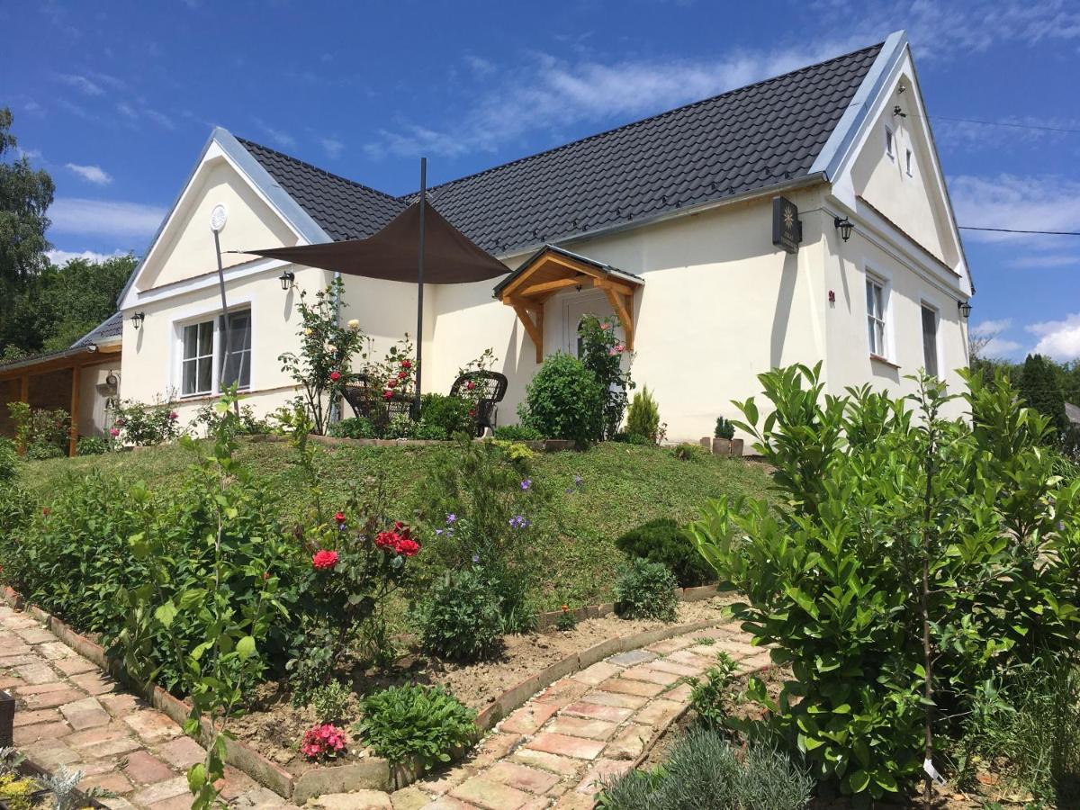 Jókai Vendégház Homokkomárom Exterior foto